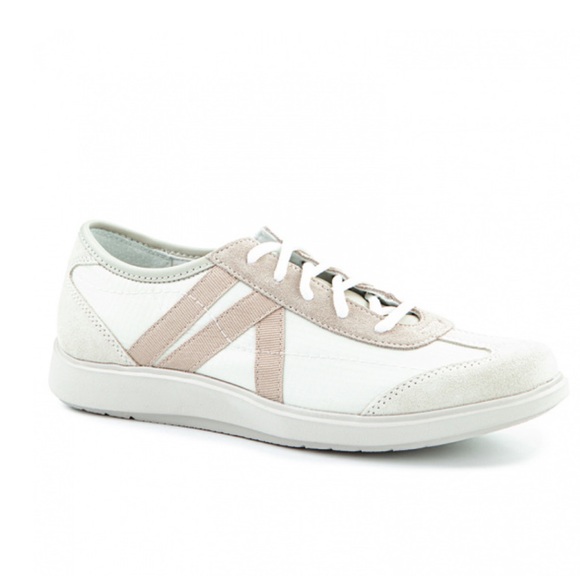 Munro Shoes - Munro American Clemens sneakers shoes shoe women’s size 9.5 NWT